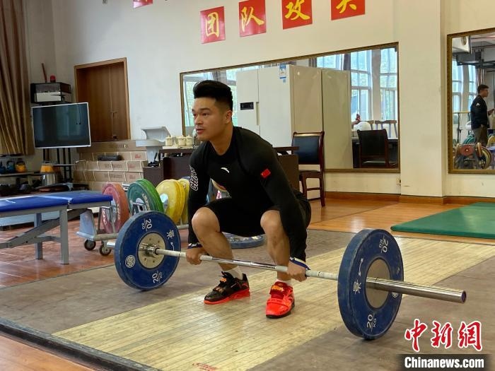 石智勇訓(xùn)練場景?！×植?攝