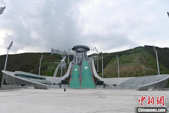 “雪如意”近景?！〉杂鸺?攝