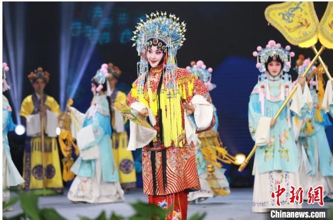 圖為，漢劇《貴妃醉酒》演出現(xiàn)場(chǎng) 武漢文旅局供圖