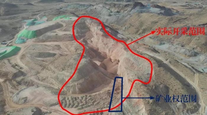2021年12月11日，督察組使用無人機拍攝，銅鐵溝礦礦業(yè)權(quán)面積僅6.9畝，越界開采達182畝，超出26.4倍；實際開采深度達35米，遠超采礦許可證允許開采深度要求
