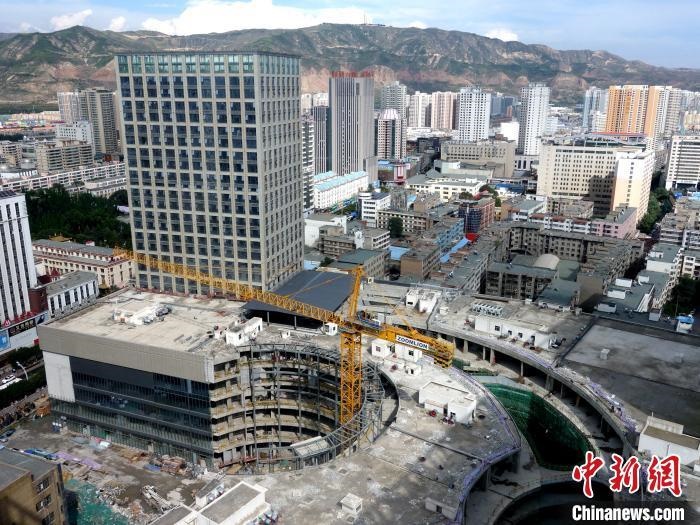 資料圖：城中區(qū)某商品住宅樓。 孫睿 攝