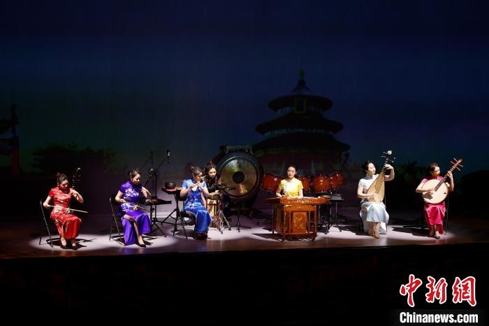 6日，“相約北京”奧林匹克文化節(jié)暨第22屆“相約北京”國際藝術節(jié)在京開幕。　<a target='_blank' href='/'>中新社</a>記者 富田 攝