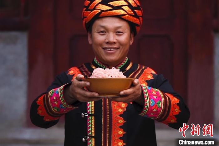 圖為“暢饗云宴”巧手年菜系列短視頻截圖?！『h(yuǎn)航 攝