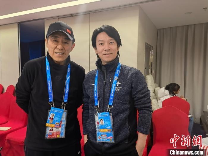 張文海與張藝謀的合影?！埼暮?供圖