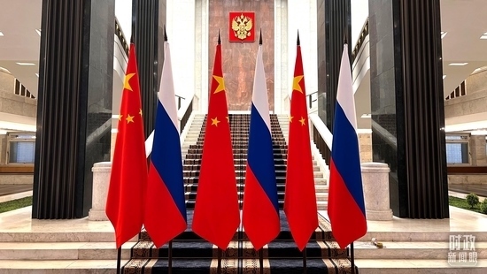 △習主席在這里同米舒斯京總理握手合影。（總臺央視記者程鋮拍攝）