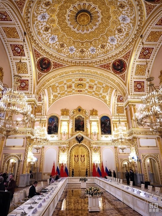 △習主席和普京總統(tǒng)舉行大范圍會談的會場。（總臺央廣記者潘毅拍攝）