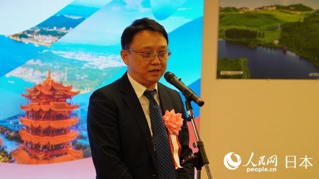 （圖片說明：東京中國文化中心主任羅玉泉致辭。人民網(wǎng)滕雪 攝）