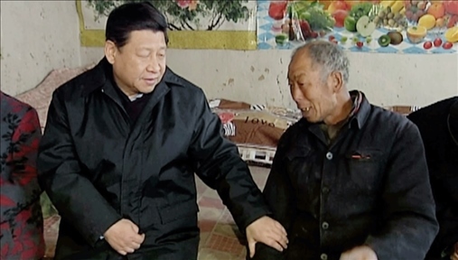 △2012年12月30日，習(xí)近平總書記來到河北省阜平縣龍泉關(guān)鎮(zhèn)顧家臺村看望困難群眾。