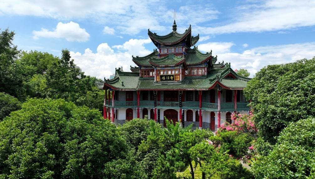 近日拍攝的陜西省漢中市博物館望江樓。新華社記者 劉瀟 攝