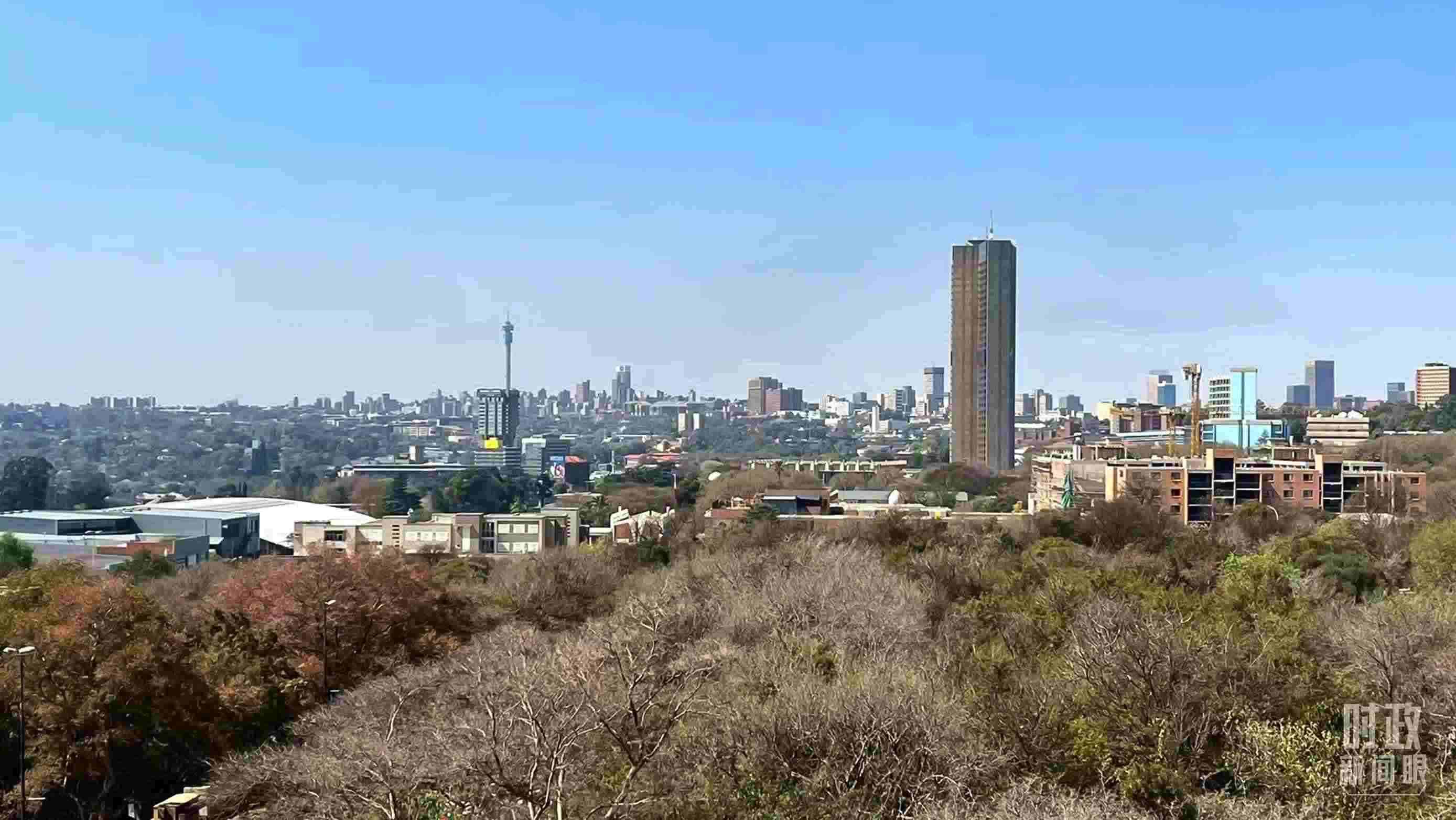 △約翰內(nèi)斯堡城市天際線。（總臺記者馬培敏拍攝）