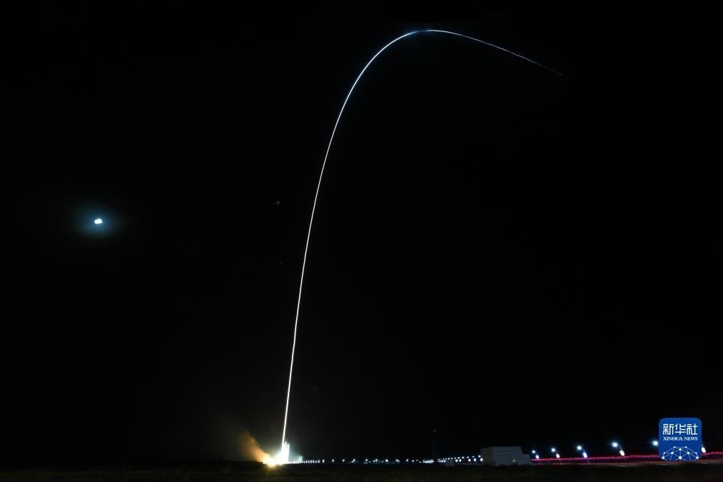 9月7日02時14分，我國在酒泉衛(wèi)星發(fā)射中心使用長征四號丙運載火箭，成功將遙感三十三號03星發(fā)射升空，衛(wèi)星順利進(jìn)入預(yù)定軌道，發(fā)射任務(wù)獲得圓滿成功。新華社發(fā)（汪江波 攝）