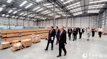 圖為旗艦倉現(xiàn)場(chǎng)。人民網(wǎng) 郭錦標(biāo)攝