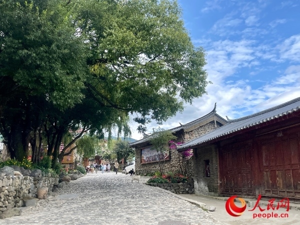 玉湖村村景。人民網(wǎng) 周靜圓攝