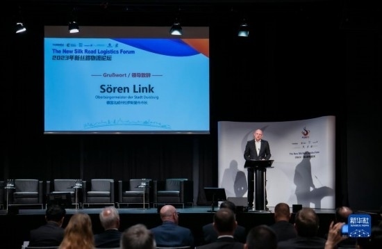 9月21日，在德國杜伊斯堡，杜伊斯堡市市長澤倫·林克出席2023新絲路物流論壇并致辭。新華社記者 張帆 攝