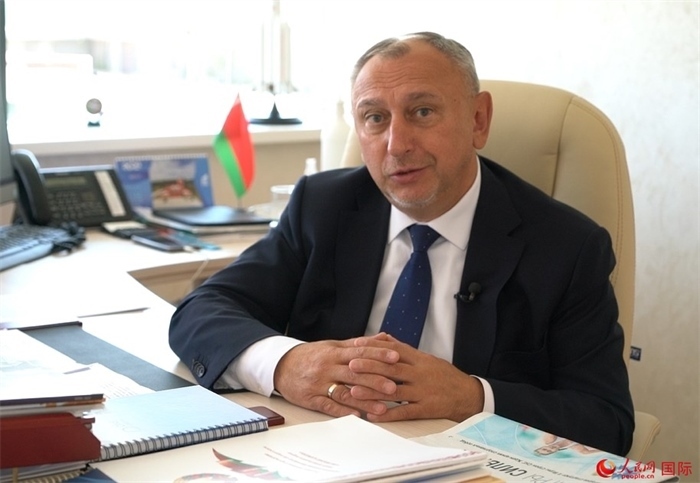 中白工業(yè)園管委會主任亞歷山大·亞羅申科接受人民網(wǎng)記者采訪。人民網(wǎng) 皇甫萬里攝