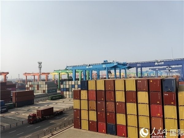 天津港北疆港區(qū)C段智能化集裝箱碼頭。人民網(wǎng)記者 符園園攝