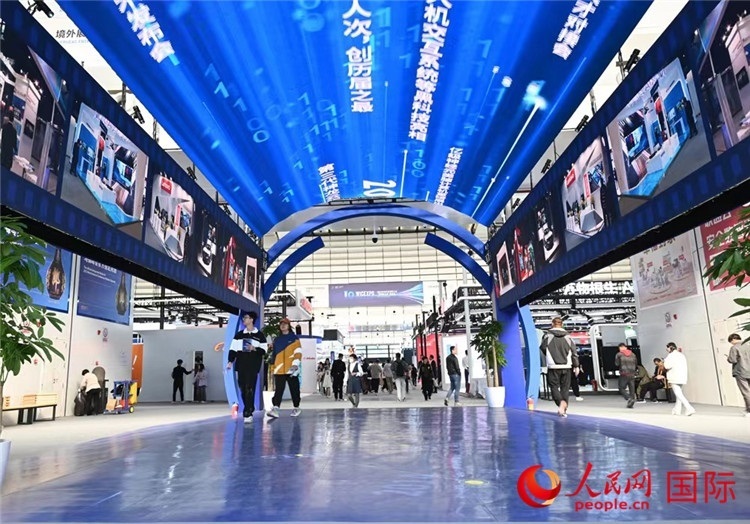 11月7日上午，2023年世界互聯(lián)網(wǎng)大會“互聯(lián)網(wǎng)之光”博覽會在浙江烏鎮(zhèn)開幕。人民網(wǎng)記者 葉賓得攝