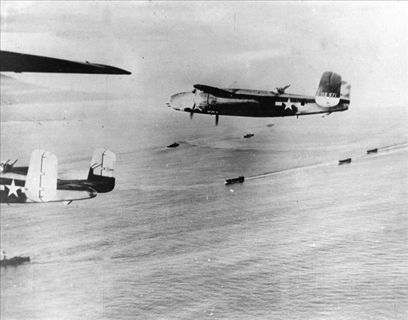 1942年4月18日，美國(guó)航空母艦甲板上B－25解放式轟炸機(jī)起飛轟炸東京工業(yè)區(qū)域，此為日本首次受盟軍之進(jìn)攻。