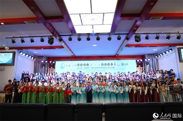 獲獎(jiǎng)選手合影。人民網(wǎng)記者 孫廣勇攝