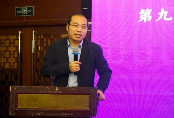 清華大學(xué)社會科學(xué)學(xué)院副院長、政治學(xué)系長聘教授孟天廣在研討會上總結(jié)發(fā)言。主辦方供圖