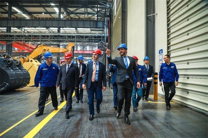 巴西米納斯吉拉斯州州長羅梅烏·澤馬到徐工集團考察。徐工集團供圖