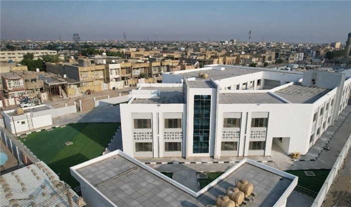 已經(jīng)完工的伊拉克瓦西特省第20號學(xué)校。該學(xué)校為合院式全功能建筑，包括教學(xué)樓，圖書室，實驗室，保衛(wèi)室等。 趙沖攝