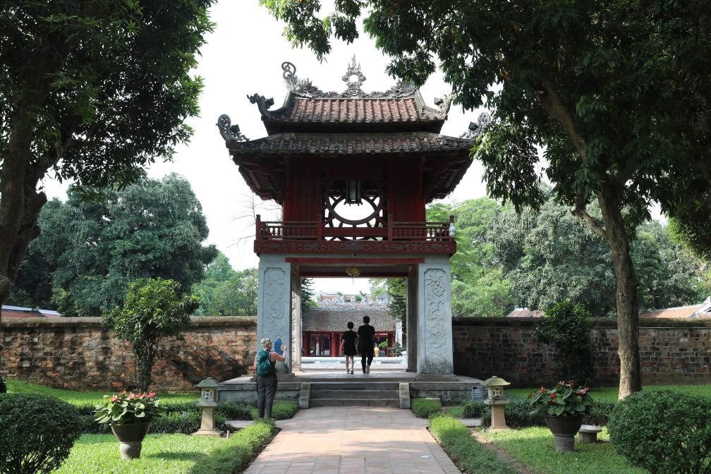 這是越南首都河內(nèi)文廟內(nèi)的奎文閣。