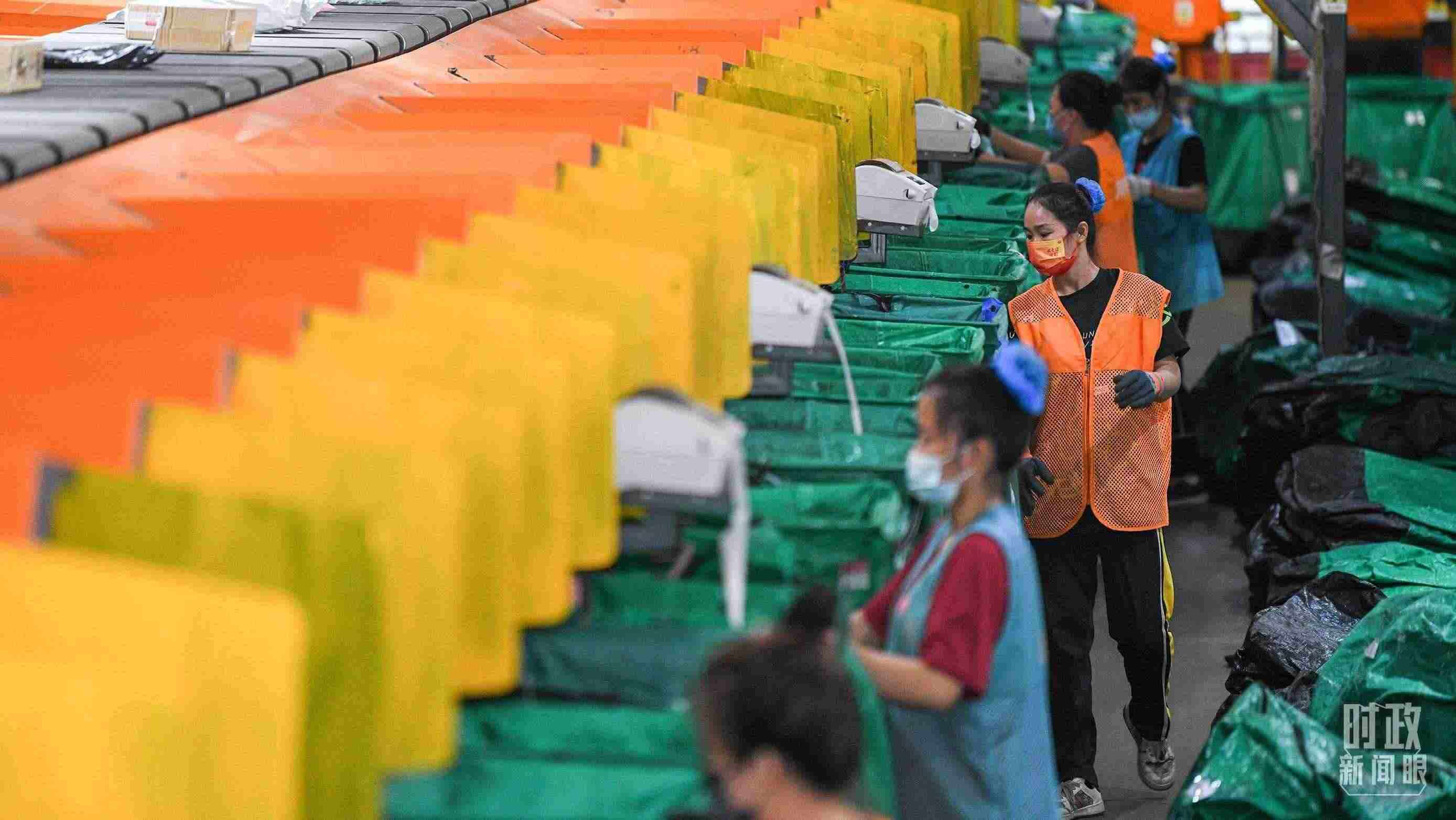 △今年“雙11”當(dāng)天全國(guó)快遞業(yè)務(wù)量達(dá)6.39億件。