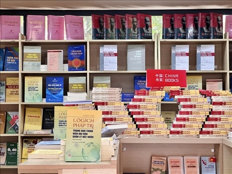 中國主題圖書亮相越南河內(nèi)書街。中國圖書進(jìn)出口（集團(tuán)）有限公司供圖
