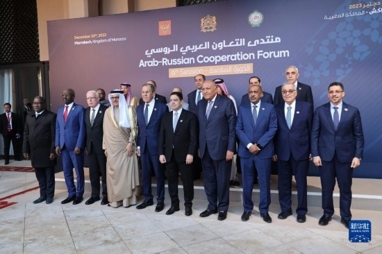12月20日，與會代表在摩洛哥南部城市馬拉喀什舉行的第六屆阿拉伯-俄羅斯合作論壇上合影。新華社記者霍晶攝