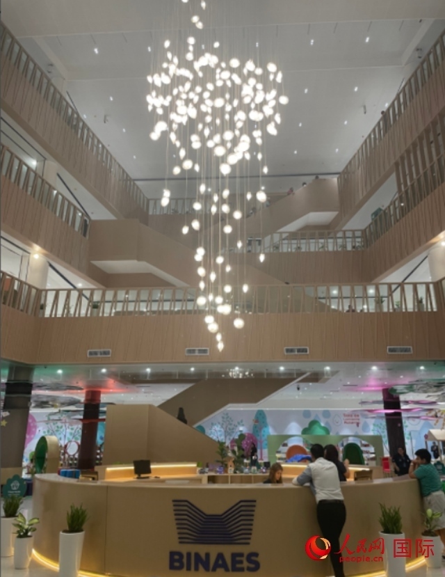 圖為中國(guó)援助薩爾瓦多國(guó)家圖書(shū)館內(nèi)景。 人民網(wǎng)記者 彭敏攝