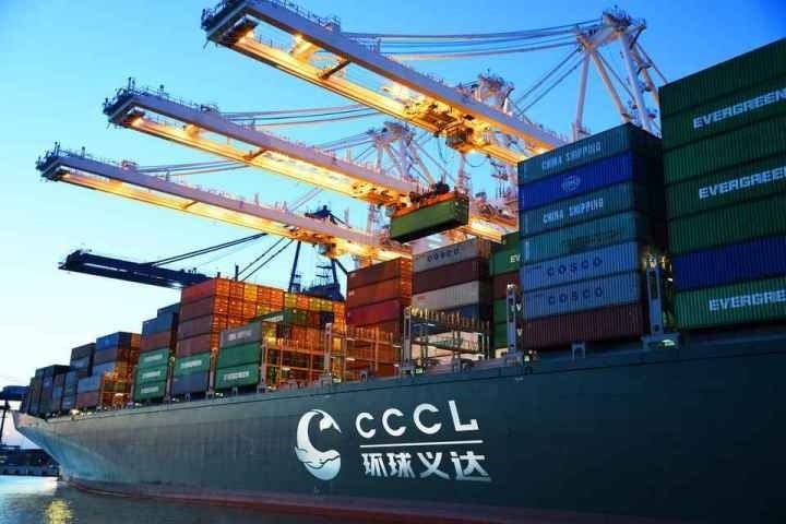 義烏商城集團打造的國際物流平臺“環(huán)球義達”，為外貿企業(yè)提供各類物流資源信息。義烏市委宣傳部供圖