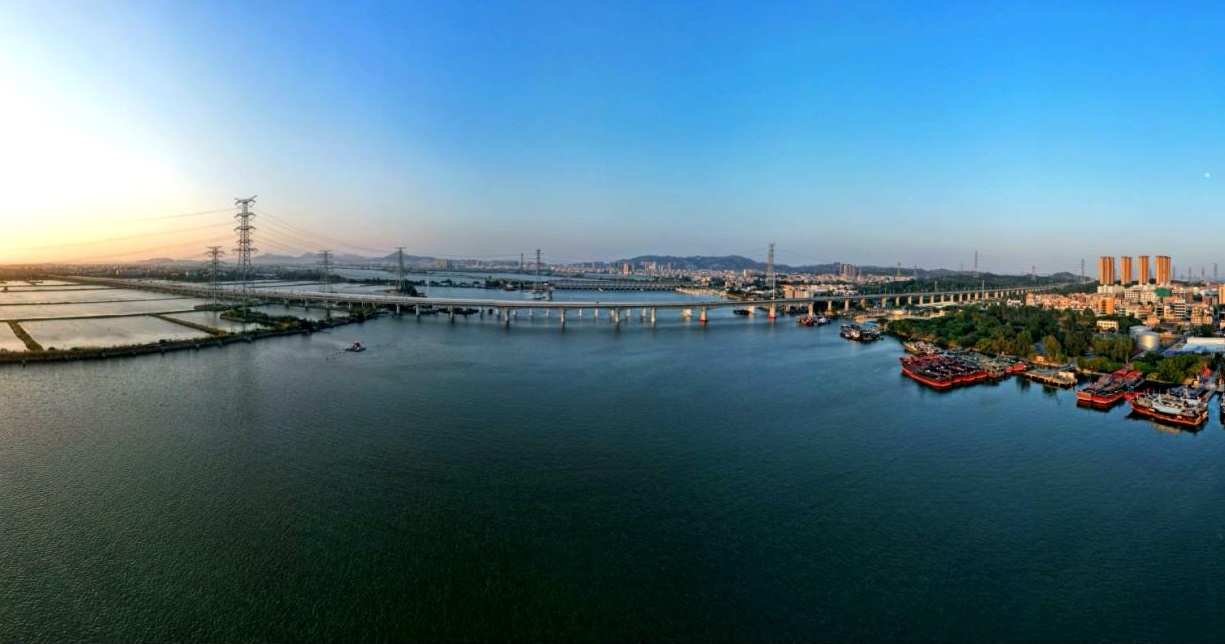 汕汕鐵路練特江大橋。國(guó)鐵集團(tuán)供圖