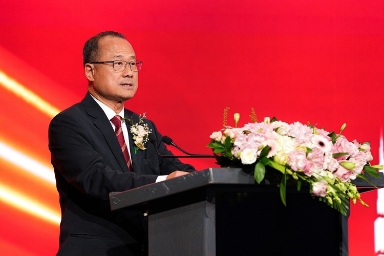 第十四屆全國政協(xié)常委、香港中華總商會(huì)會(huì)長(zhǎng)蔡冠深致辭。阿聯(lián)酋中華工商總會(huì)供圖