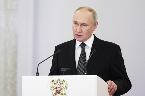 2023年12月8日，俄羅斯總統(tǒng)普京在莫斯科克里姆林宮出席“祖國英雄日”慶祝儀式。新華社/塔斯社