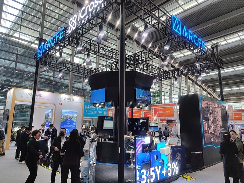 2023年12月16日，第十七屆深圳國際金融博覽會在深圳會展中心開幕，近300家金融機(jī)構(gòu)和企業(yè)攜手多款金融產(chǎn)品集中亮相。