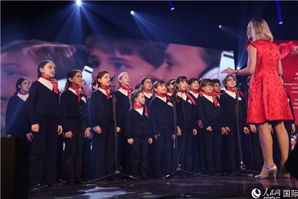 法國(guó)寶麗聲童聲合唱團(tuán)演唱《假如我去中國(guó)》。人民網(wǎng)記者 尚凱元攝
