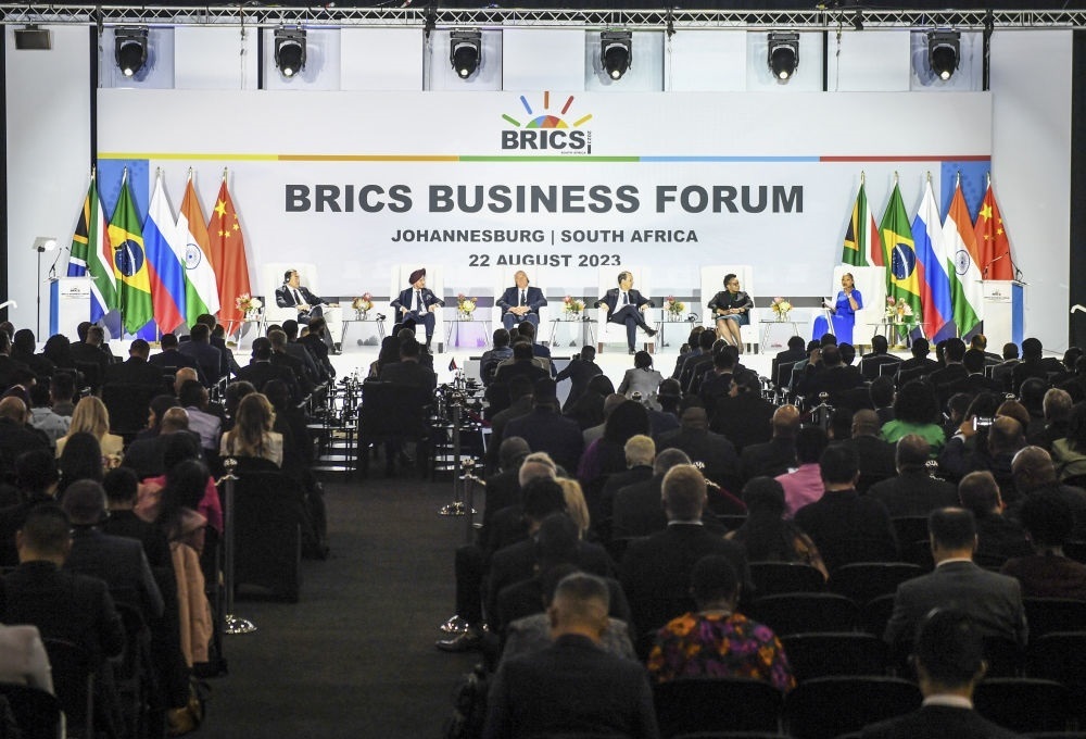 這是2023年8月22日在南非約翰內斯堡拍攝的金磚國家工商論壇現(xiàn)場。新華社記者 李亞輝 攝