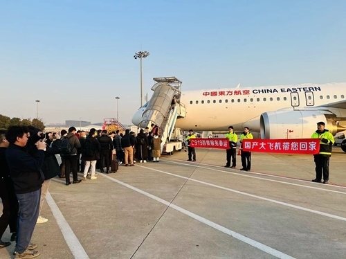 2024春運第一天，東航4架C919大飛機全部投入商業(yè)運營。東航供圖