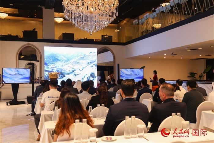 2日，“你好！中國”——2024中國北方冰雪旅游海外推廣季阿聯(lián)酋專場活動在阿聯(lián)酋迪拜舉行。人民網(wǎng)記者任皓宇攝