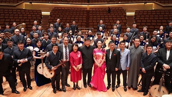 “”天地永樂·中國節(jié)“”音樂會演出人員合影。中國駐德國大使館供圖