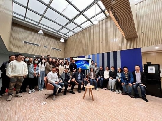 團(tuán)隊(duì)歷史照片。（中國(guó)科學(xué)院上海光學(xué)精密機(jī)械研究所供圖）