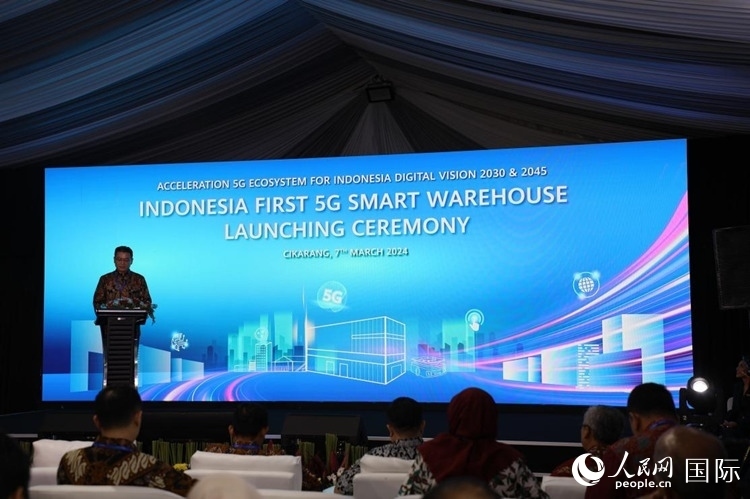 華為印尼CEO郭海龍?jiān)诮夷粌x式發(fā)表講話。人民網(wǎng)記者 曹師韻攝