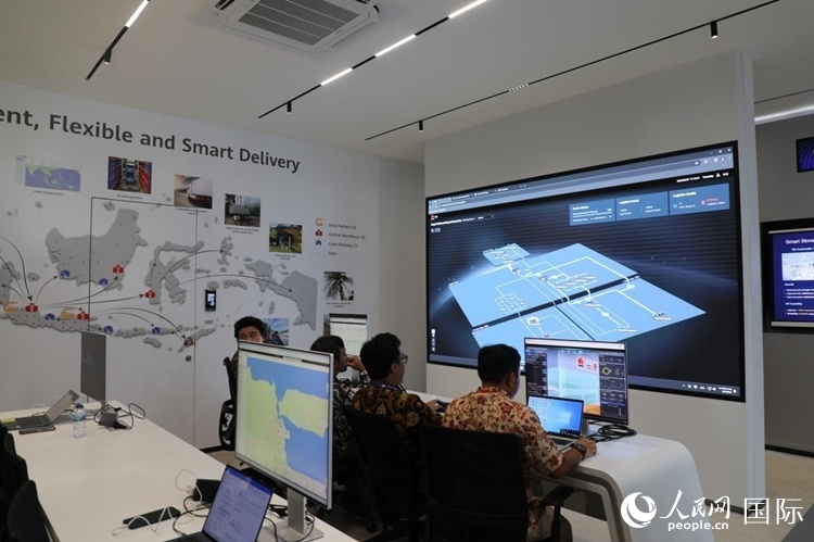 華為5G創(chuàng)新中心內(nèi)景。人民網(wǎng)記者 曹師韻攝