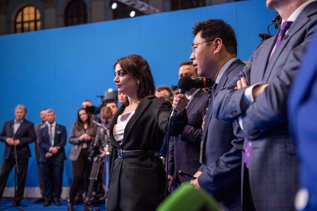 3月18日，在俄羅斯首都莫斯科，新華社記者向俄總統(tǒng)普京提問。新華社記者曹陽攝