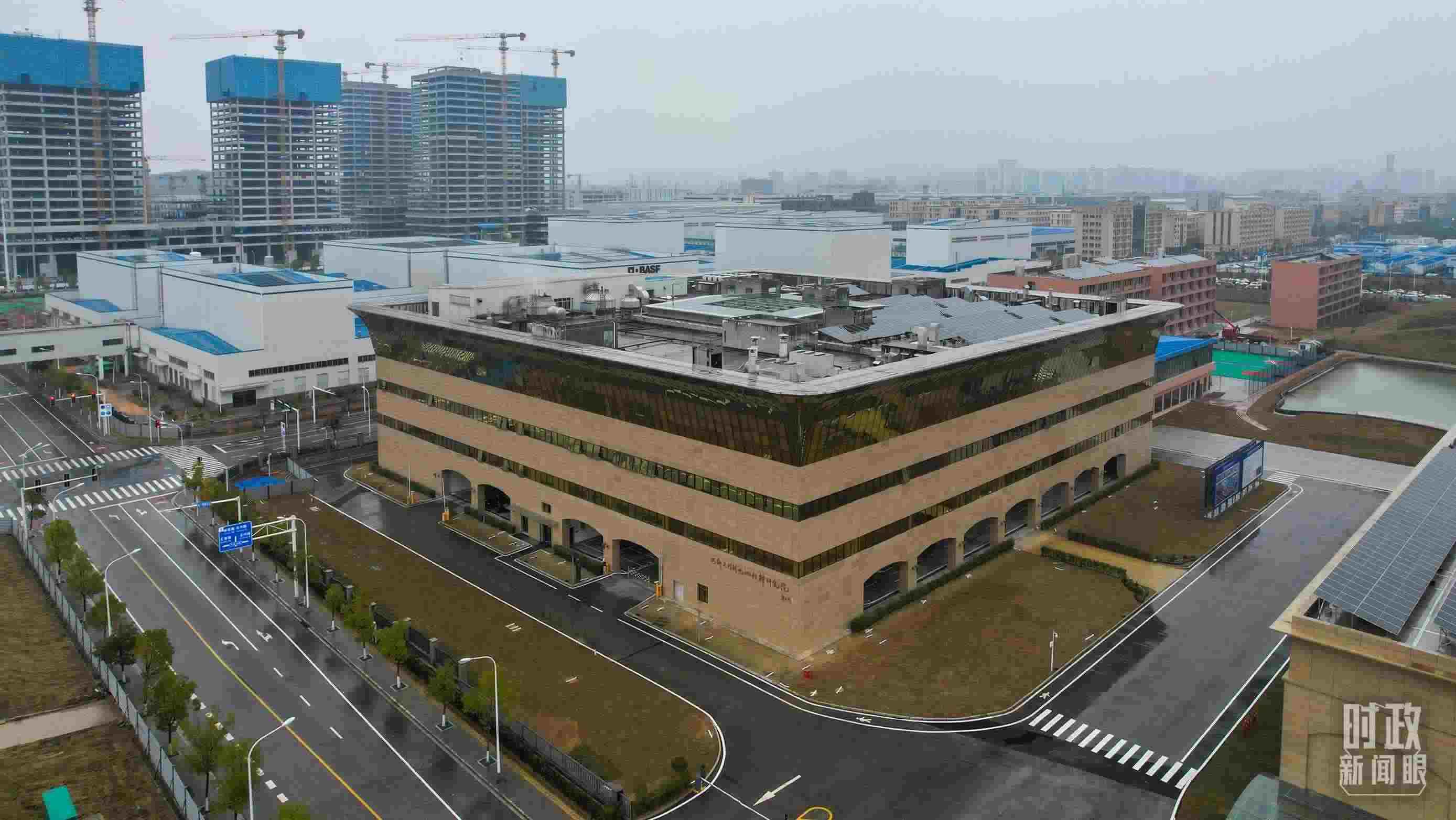 △巴斯夫杉杉電池材料研究院。（總臺央視記者范凱拍攝）