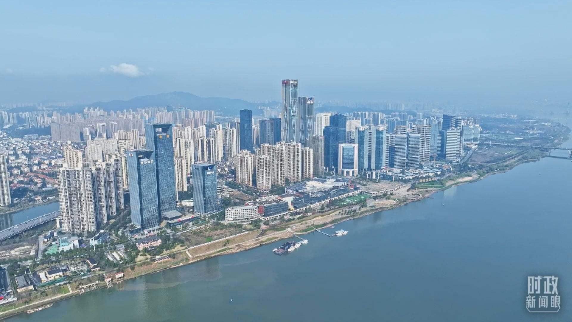 △俯瞰長(zhǎng)沙。（總臺(tái)央視記者范凱拍攝）