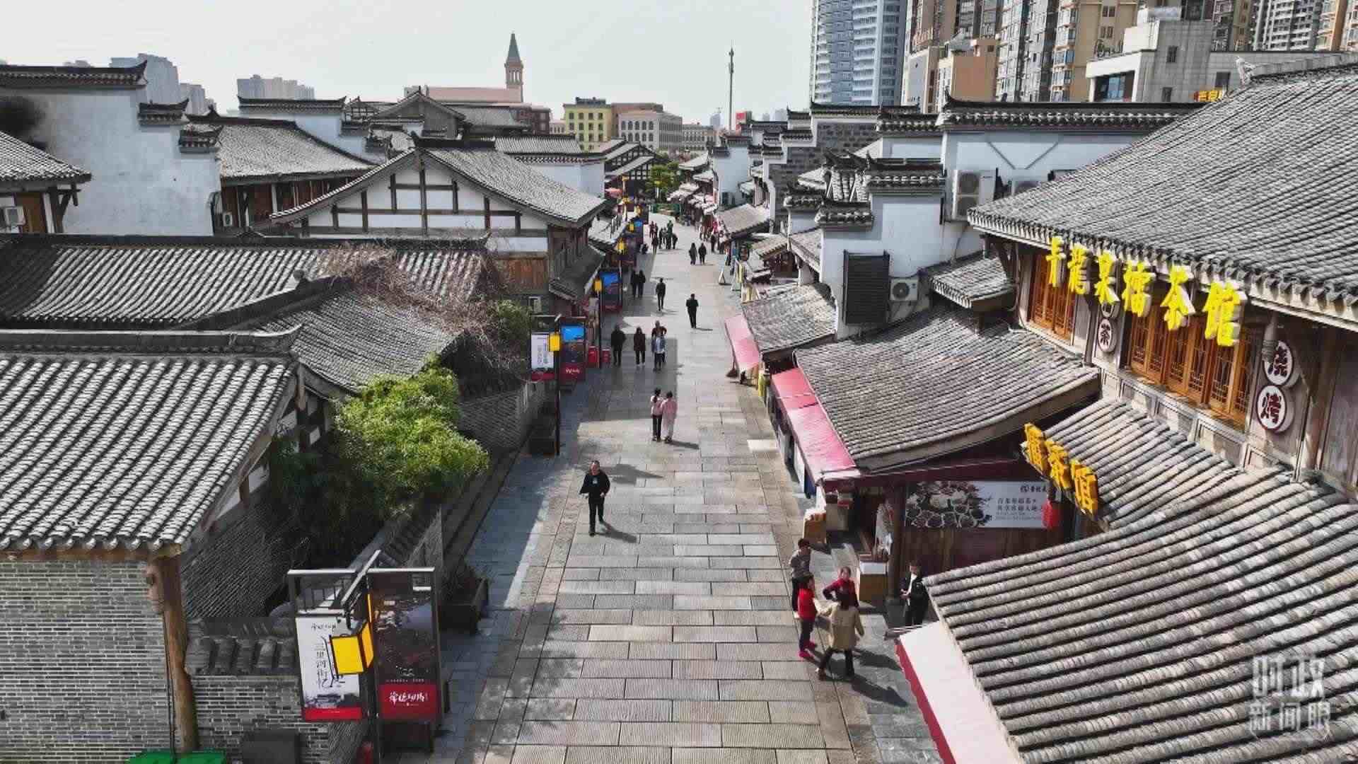 △常德河街。（總臺(tái)記者姚鵬、溫盛強(qiáng)拍攝）