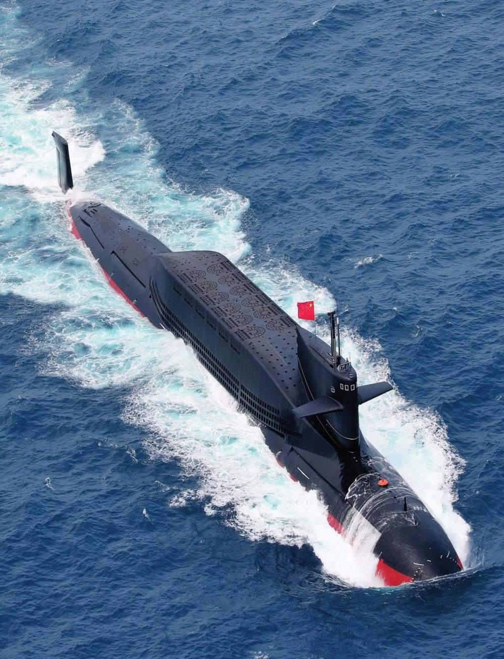 某潛艇執(zhí)行實戰(zhàn)化訓練歸來（2018年3月攝）。周啟青攝