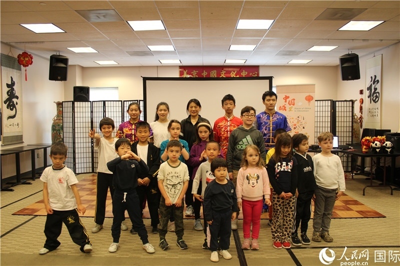 2、此次活動(dòng)是在美京中國文化中心舉辦的“中國城里品中國”系列文化活動(dòng)之一。 伊莎貝爾·羅德里格斯攝